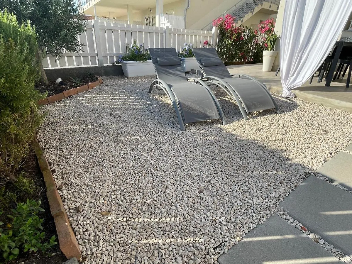 Appartamento Isola Rossa Beach House Italia